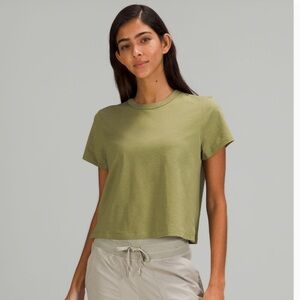 Lululemon Classic Fit Cotton Blend Tee Size 8